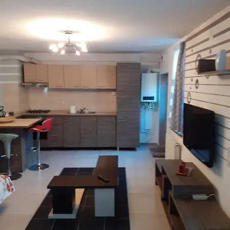 Laura House Apartment