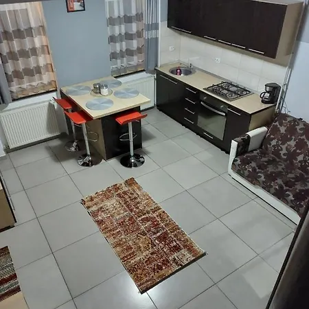 Laura House Apartment