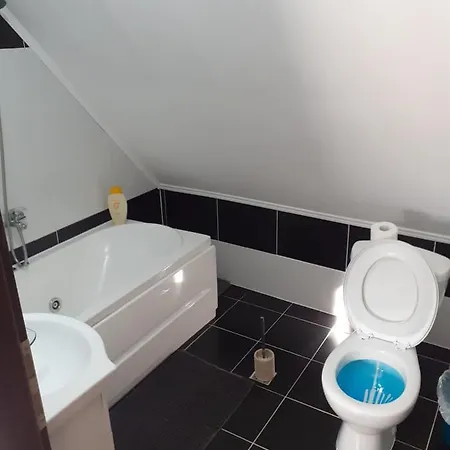 Laura House Apartment *