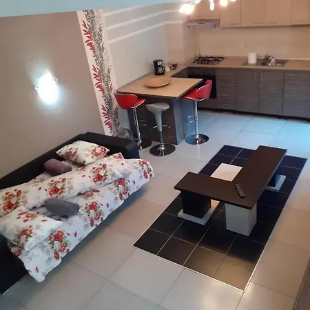 Laura House Apartment